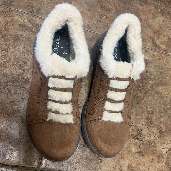 New Fuzzy slip-on shoes - Picture 4 of 8